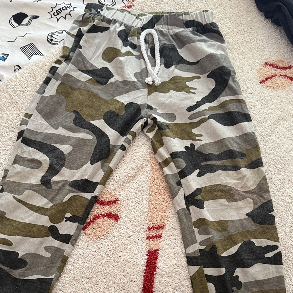 Amazon Kids Camo Joggers - Green and Gray